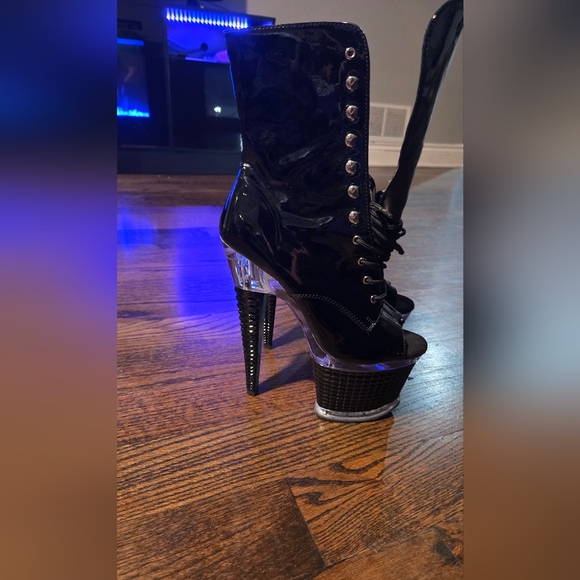 Patent Lace-Up Platform Ankle Boots in Black - Picture 5 of 5